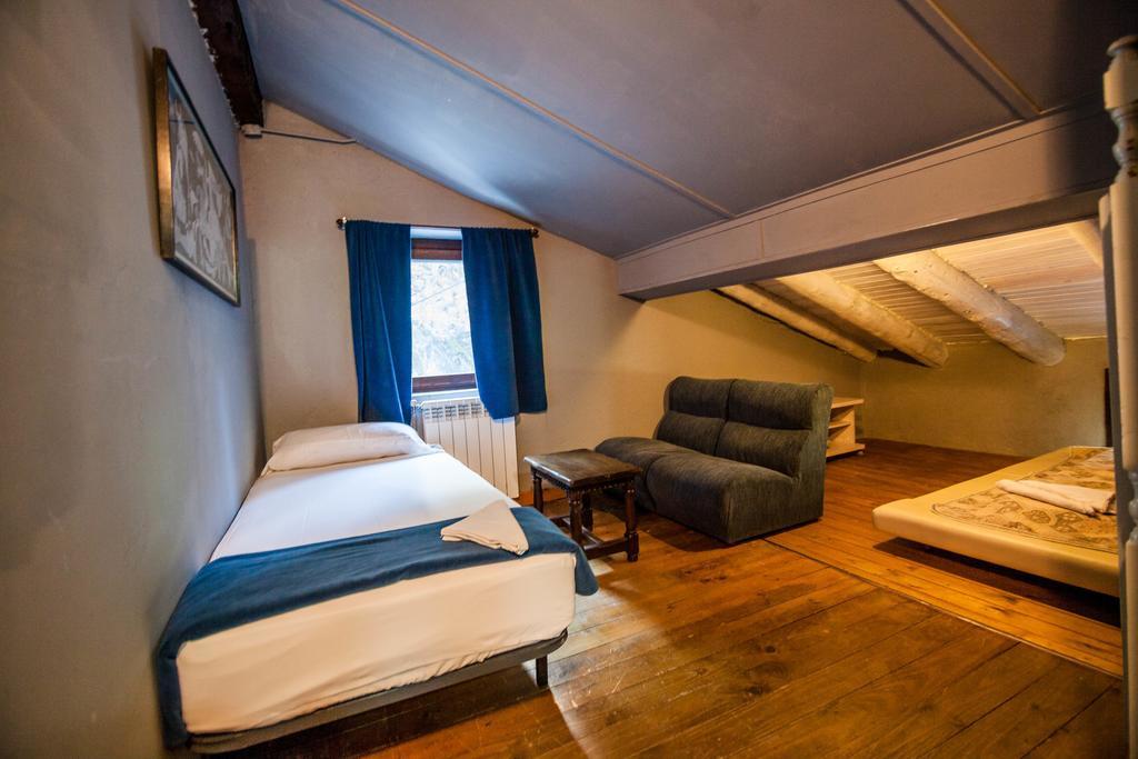 Borda Jovell Hostel Sispony Exterior photo